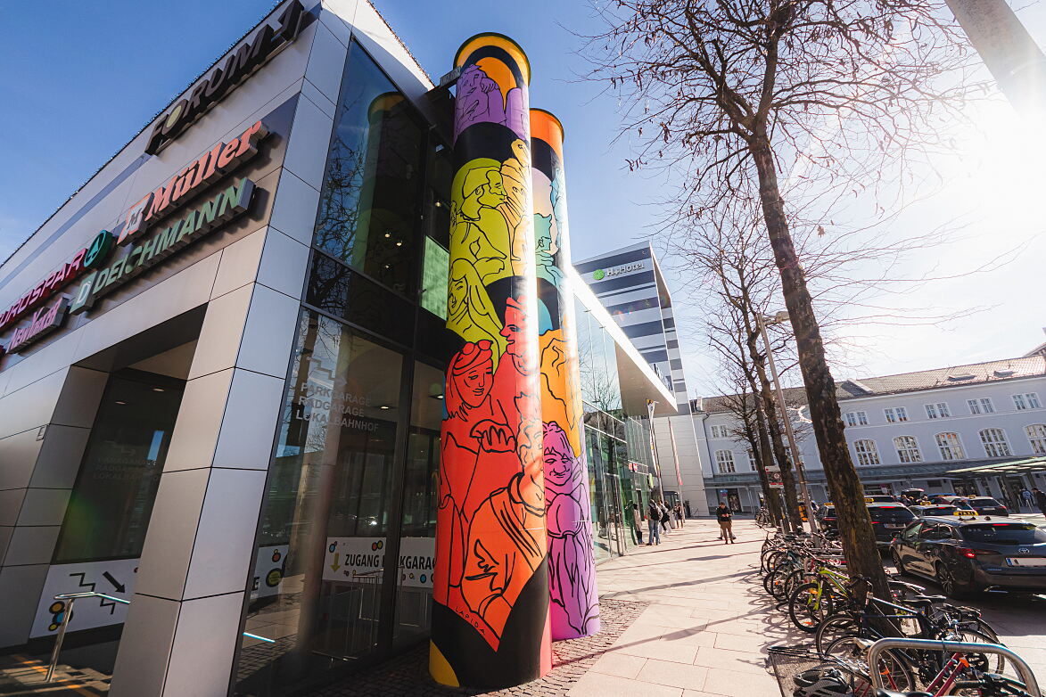 Bild_2_FORUM_1_Säulengestaltung2026_Lapida_c_FORUM_1