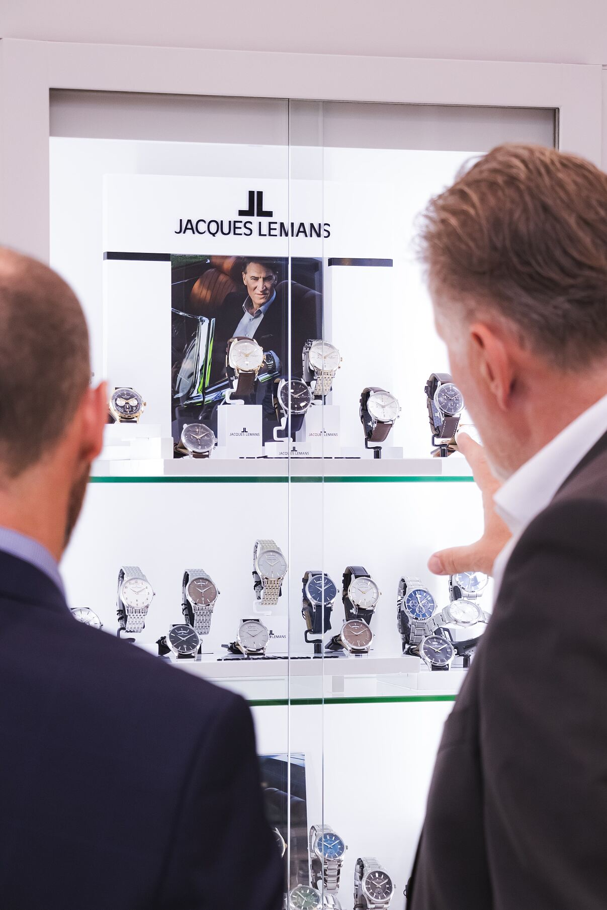 Bild_3_FORUM_1_persönliche_Beratung_Jacques_Lemans_c_FORUM_1