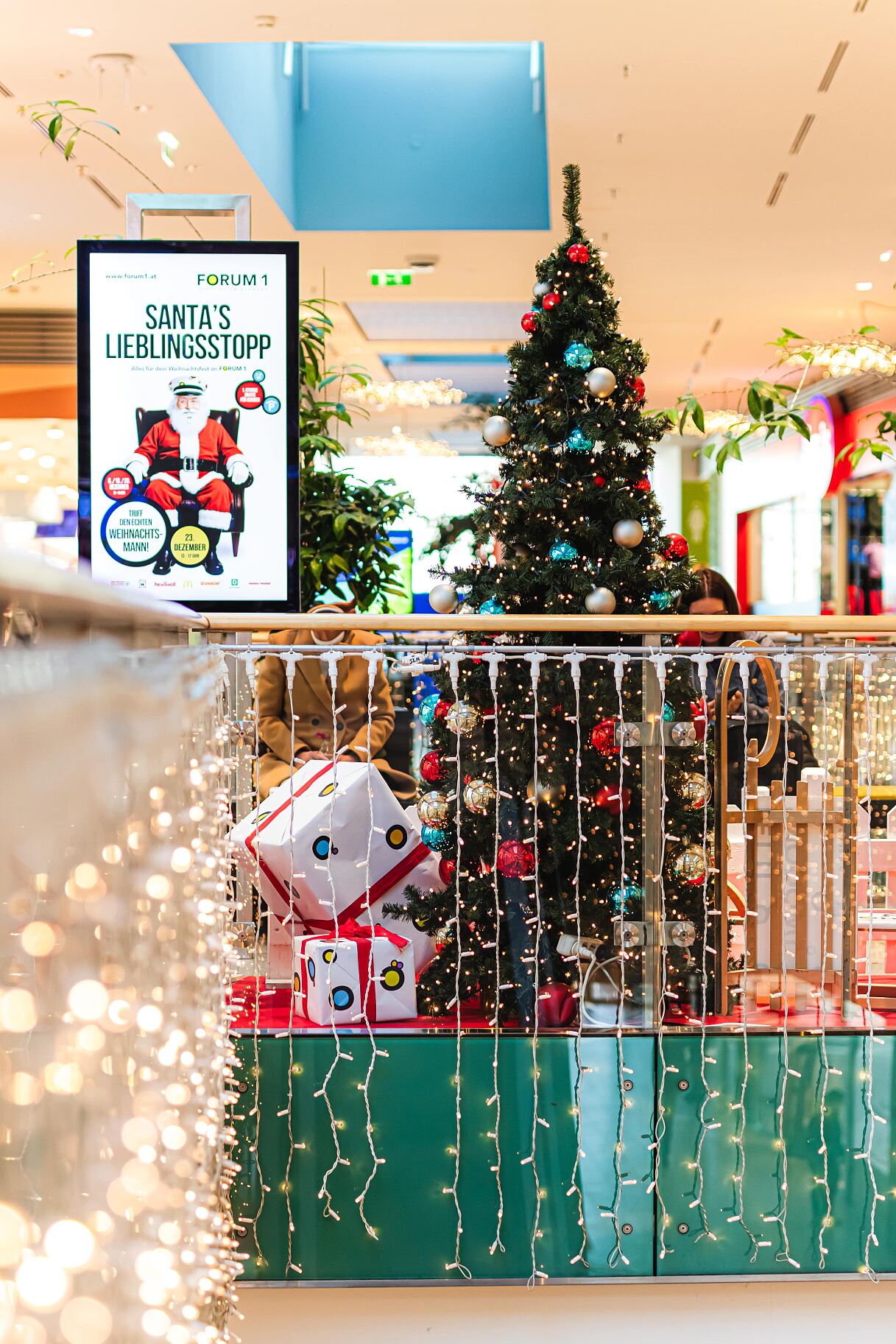 Bild_1_FORUM 1_X-Mas_Dekoration_2025 _c_FORUM_1
